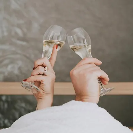 Urban Style Les Fleurines 3* Villefranche-de-Rouergue