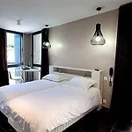Urban Style Les Fleurines Hotell