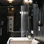 Urban Style Les Fleurines Hotell 3*
