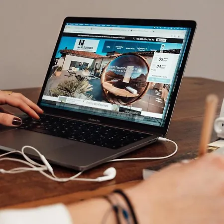 Urban Style Les Fleurines 3*