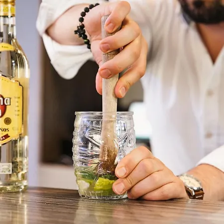 Urban Style Les Fleurines Hotel 3*