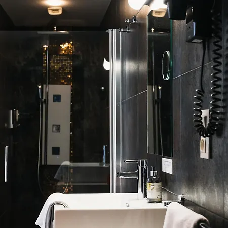 Urban Style Les Fleurines Hotel 3*