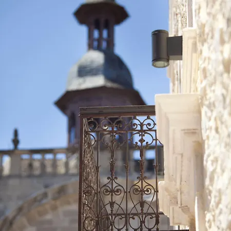 Urban Style Les Fleurines 3*