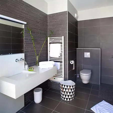 Urban Style Les Fleurines 3* Villefranche-de-Rouergue