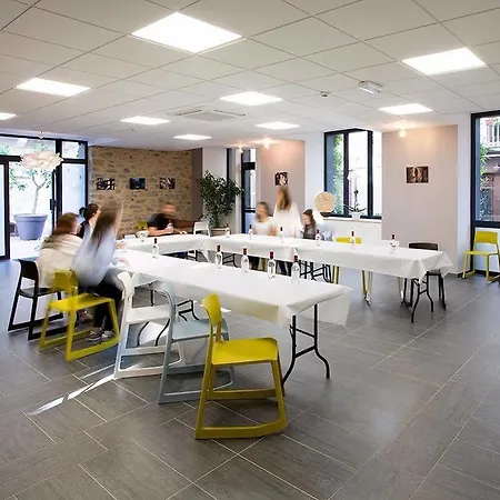 Urban Style Les Fleurines 3* Villefranche-de-Rouergue