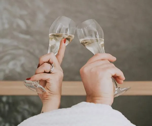 Urban Style Les Fleurines 3* ヴィルフランシュ・ド・ルエルグ