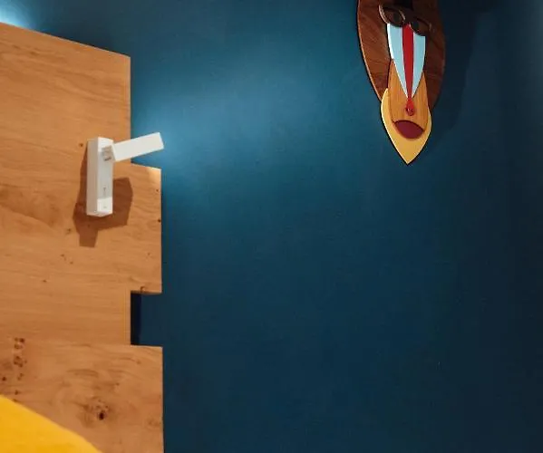 ホテル Urban Style Les Fleurines ヴィルフランシュ・ド・ルエルグ