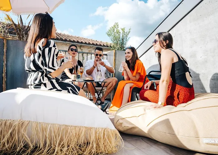 ホテル Urban Style Les Fleurines ヴィルフランシュ・ド・ルエルグ