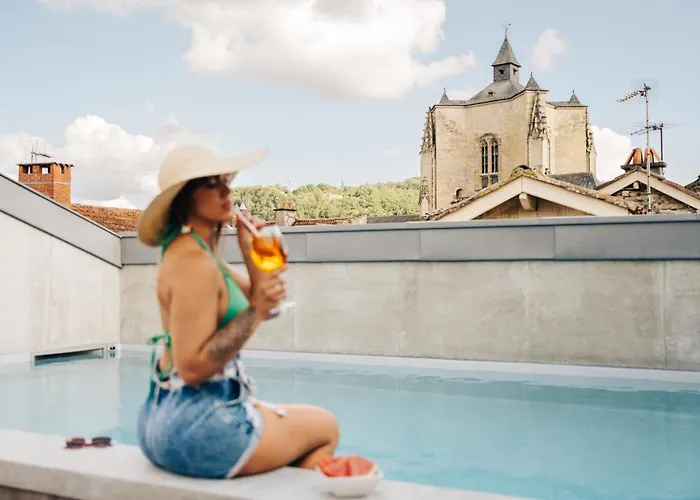 Urban Style Les Fleurines 3* ヴィルフランシュ・ド・ルエルグ