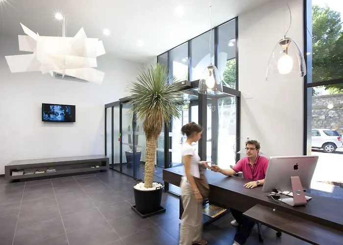 Urban Style Les Fleurines ホテル ヴィルフランシュ・ド・ルエルグ