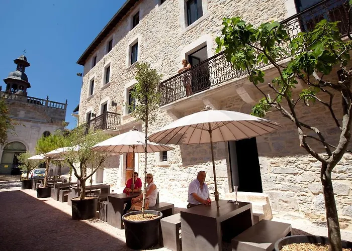 Urban Style Les Fleurines ホテル ヴィルフランシュ・ド・ルエルグ