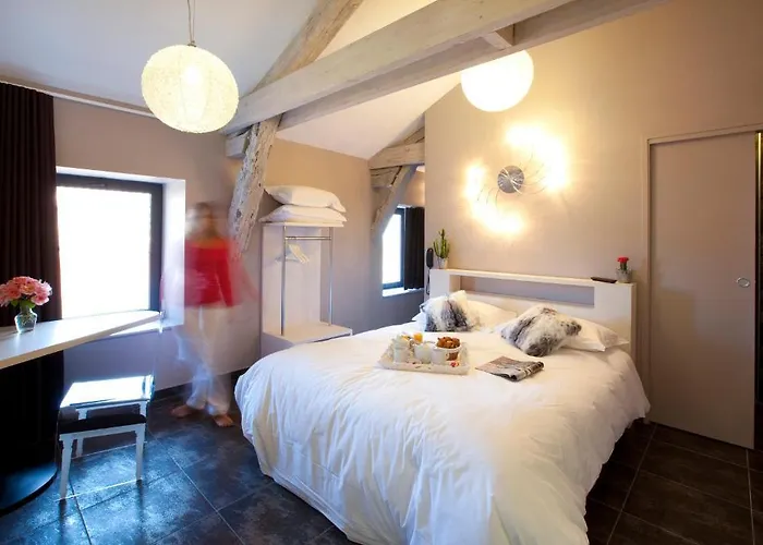 Urban Style Les Fleurines ホテル 3*