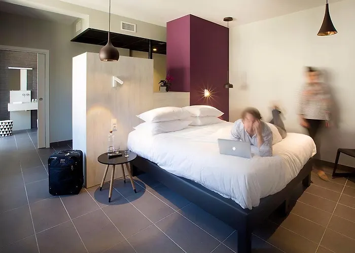 ホテル Urban Style Les Fleurines 3*