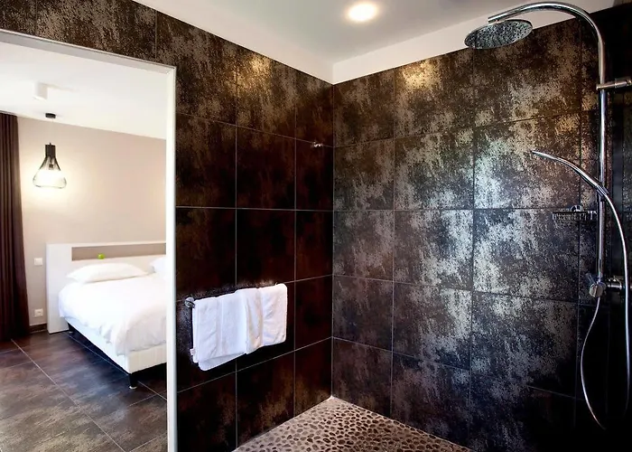 ホテル Urban Style Les Fleurines 3*